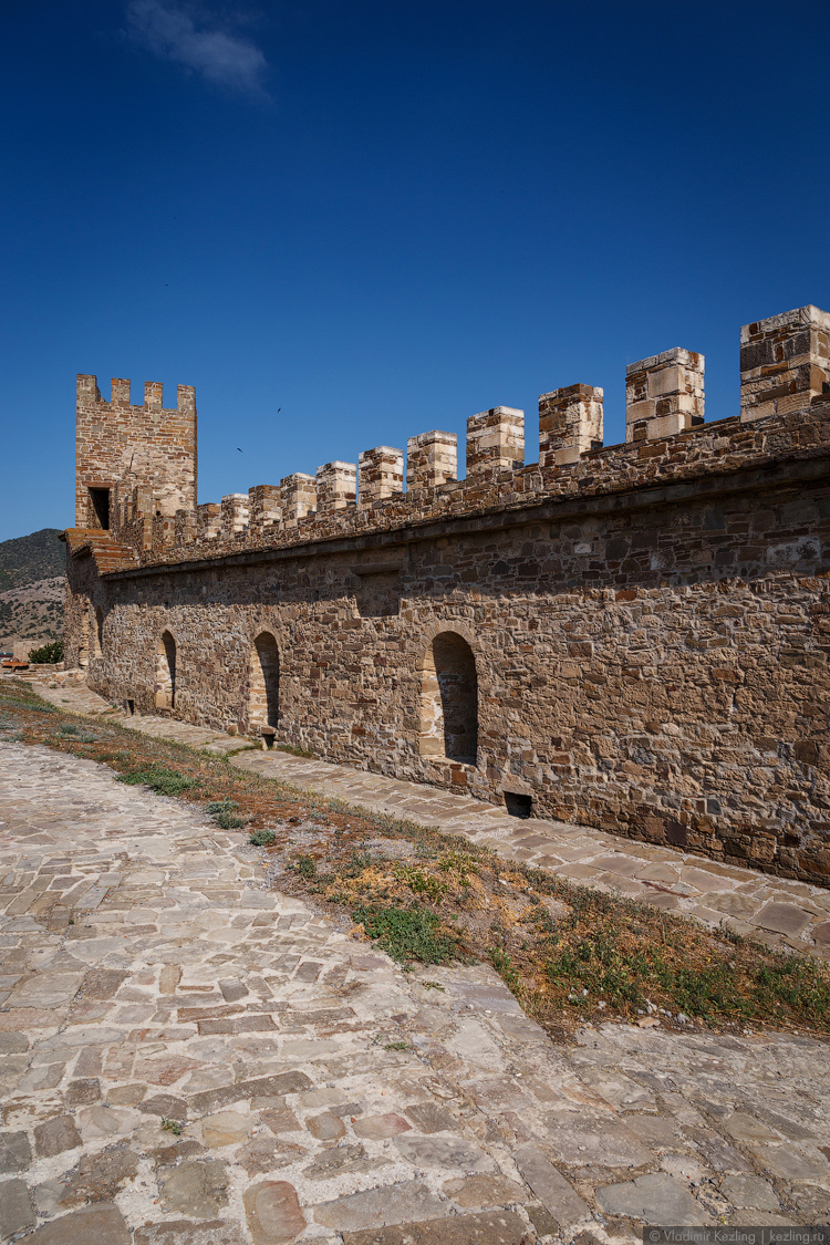 crimea 2014 genoese fortress in sudak 007