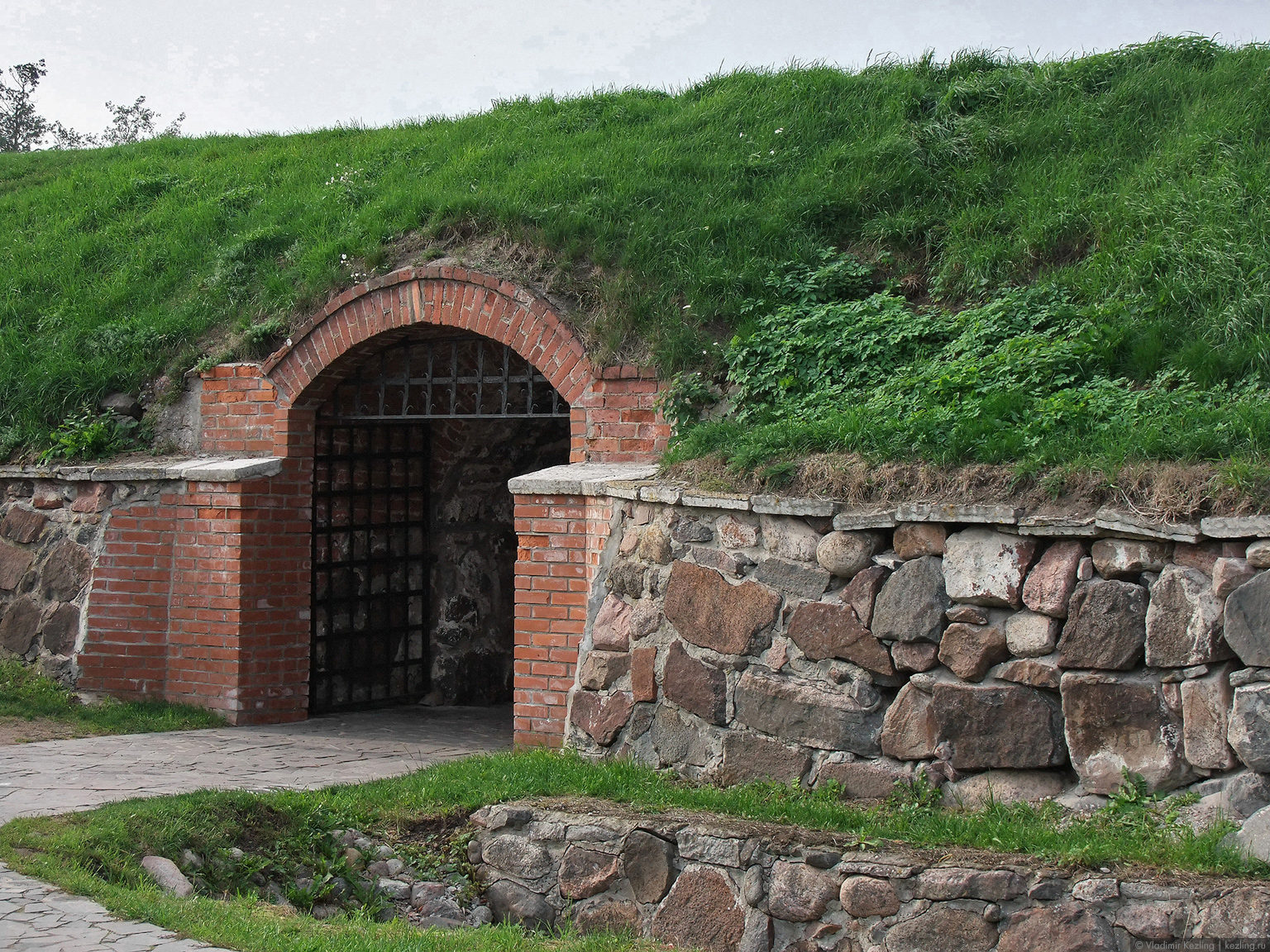 Современный вход в крепость